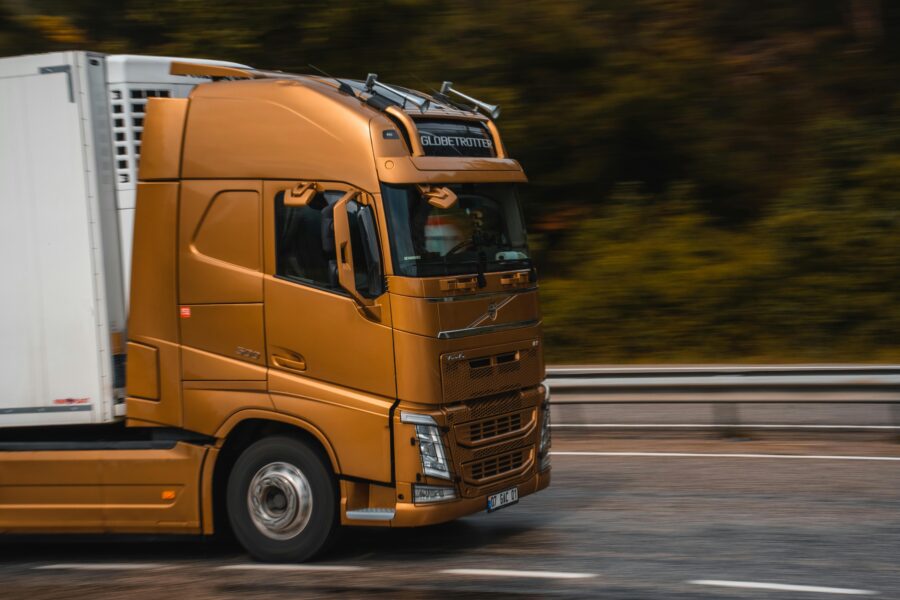 Kabotaż w transporcie drogowym – Czym jest, jakie obowiązują limity w UE i jakie grożą kary za naruszenie przepisów?