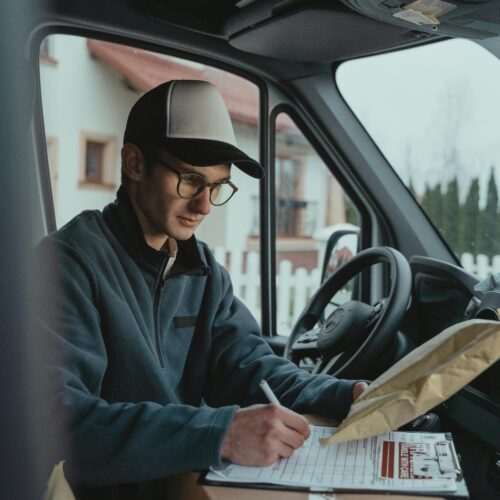 Wszystko, co musisz wiedzieć o liście przewozowym CMR – Co to jest, kto go wypełnia, jakie dane zawiera i konsekwencje jego braku